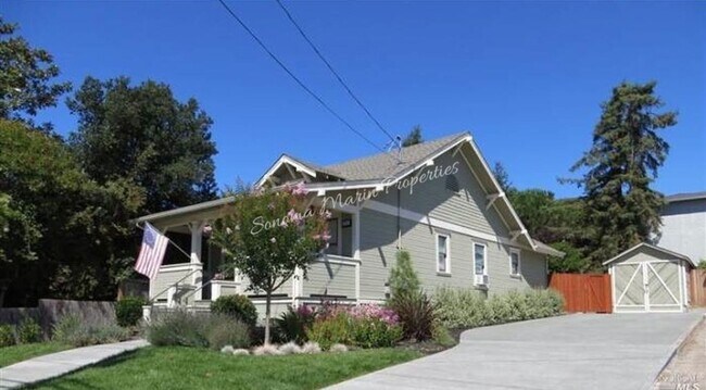 Building Photo - Historic Thomas House – A Rare Rental Opportunity in Petaluma! 2bd/2.5baths West Petaluma