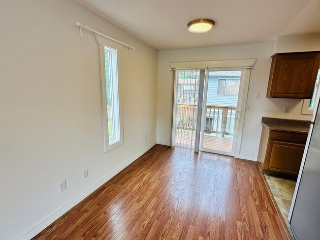 Photo - Charming & Cozy Camas Duplex House