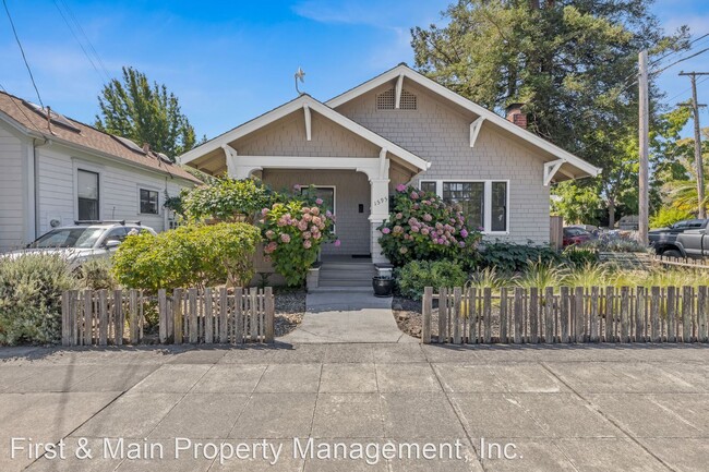 Building Photo - 2 br, 2 bath House - 1595 Laurel Street