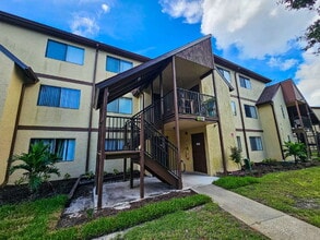 Building Photo - 7821 Maplewood Dr