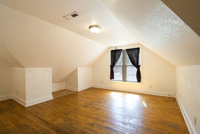 Foto del edificio - 605 Mathews St
