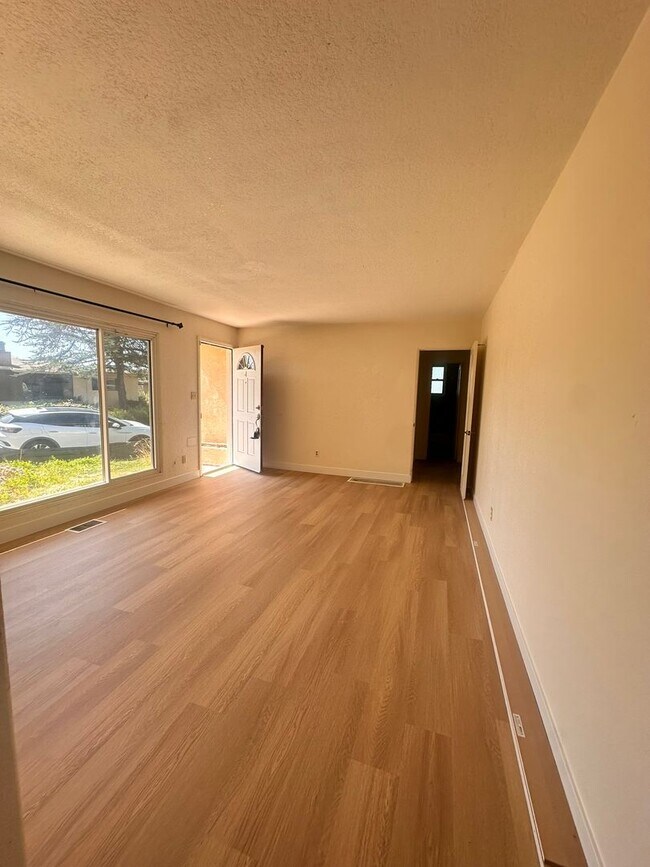 Foto del edificio - 6328 Cleo St