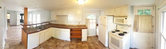 Building Photo - 4 br, 2 bath House - 100 Valley St