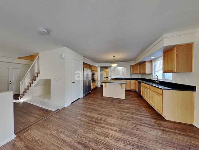 Foto del edificio - 4983 N Fundy St