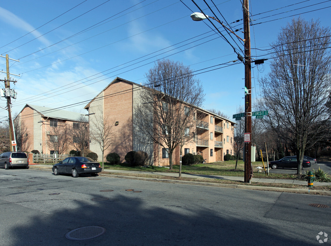 Primary Photo - 4020 1st St SE