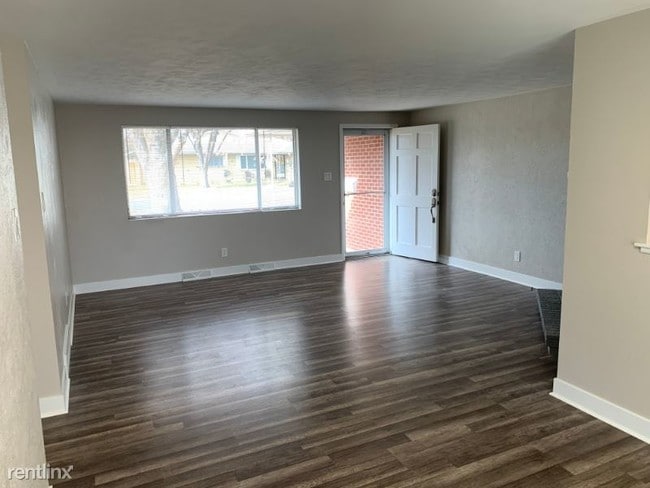 Building Photo - 4 br, 1.5 bath House - 1102 Vivian St.