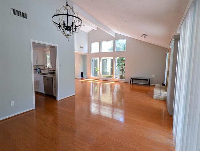 Foto del edificio - 1310 S Kirkwood Rd