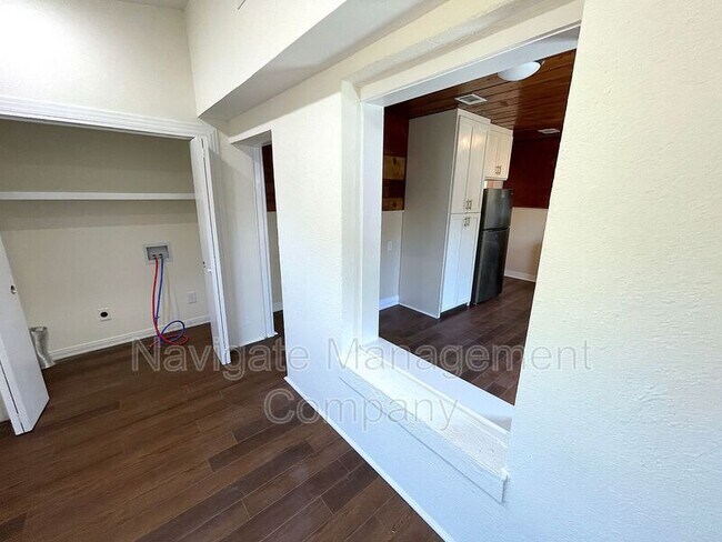 Foto del edificio - 2547 Sharon St