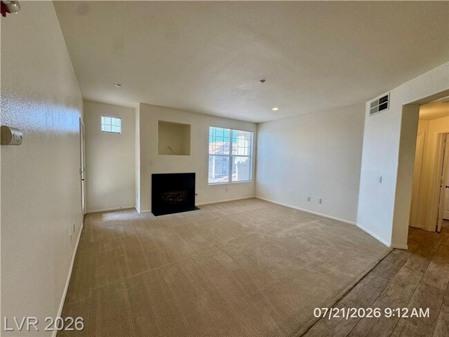 Building Photo - Stylish Condo with Fireplace, Walk-In Closet, & Community Pool