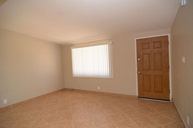 Building Photo - Charming 3 Bedroom 1 Bath Home! Central Tu...