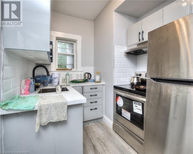 Building Photo - Stylish 2 Bedroom Apartment – All Utilities & Parking Included – $2,049/month