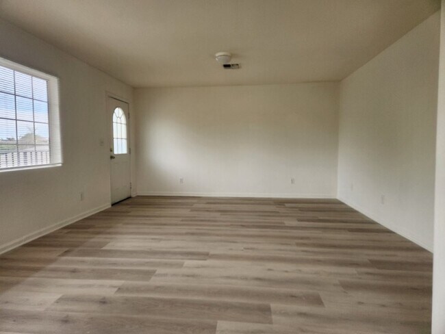 Building Photo - 4932 S Slauson Ave