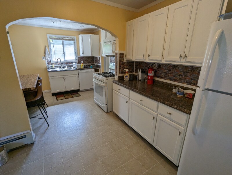 196 Girard Ave, Franklin Township, NJ 08873 House Rental in Franklin