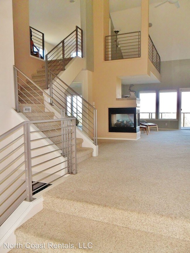 Building Photo - 160 Hilltop Dr