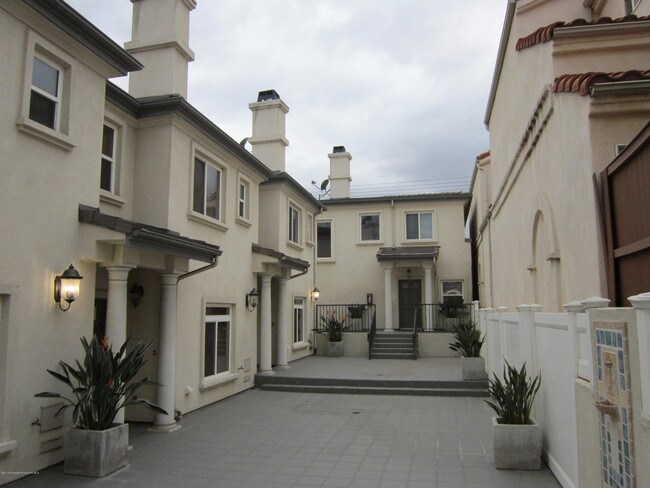 Foto del edificio - 785 S Marengo Ave