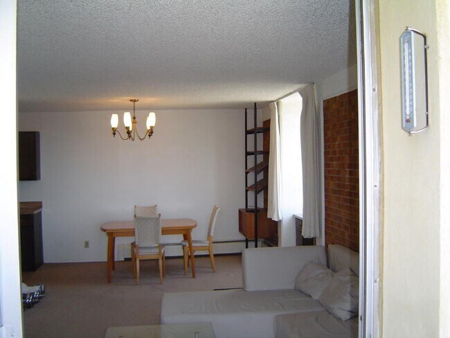 Foto del edificio - Rare 1-bed Boulder Condo on 7th Floor, Fantastic Views of Flatirons