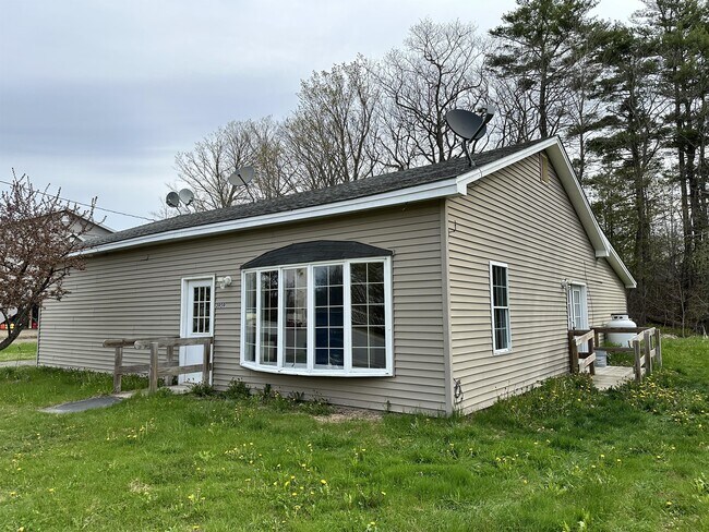 Building Photo - 3959 Broadway