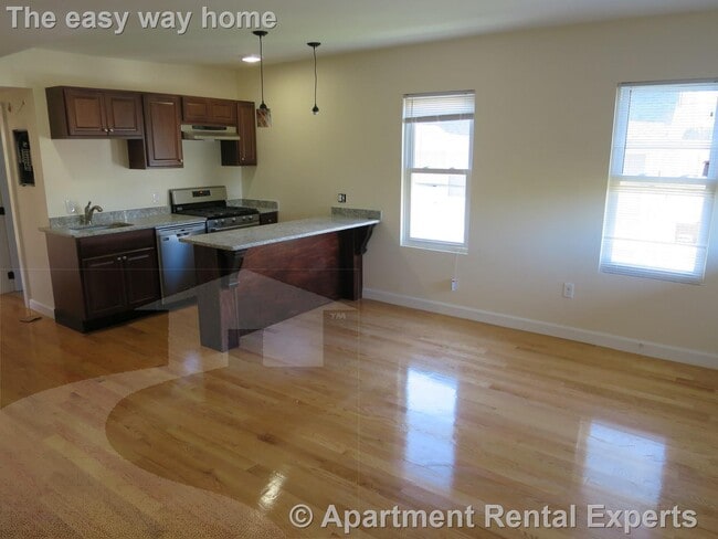 Foto del edificio - 21-23 Weitz St Unit #2