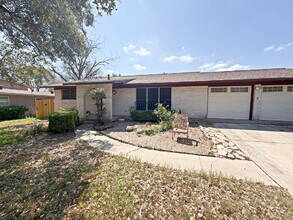 Building Photo - 4230 Havenview Dr