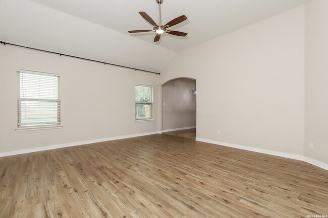 Foto del edificio - 1330 Plaza Lake Dr