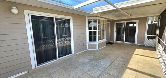 Foto del edificio - Cocoa North Patio Home Including Internet and Basic Cable-3 Bedroom with Community Pool