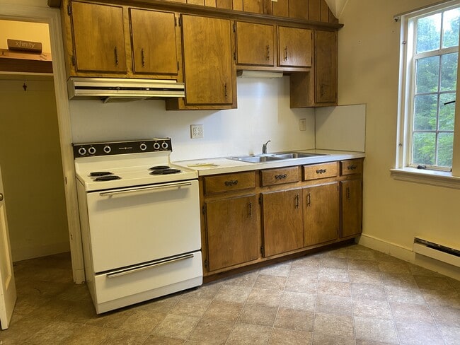 Building Photo - 102 Safe Harbor Village