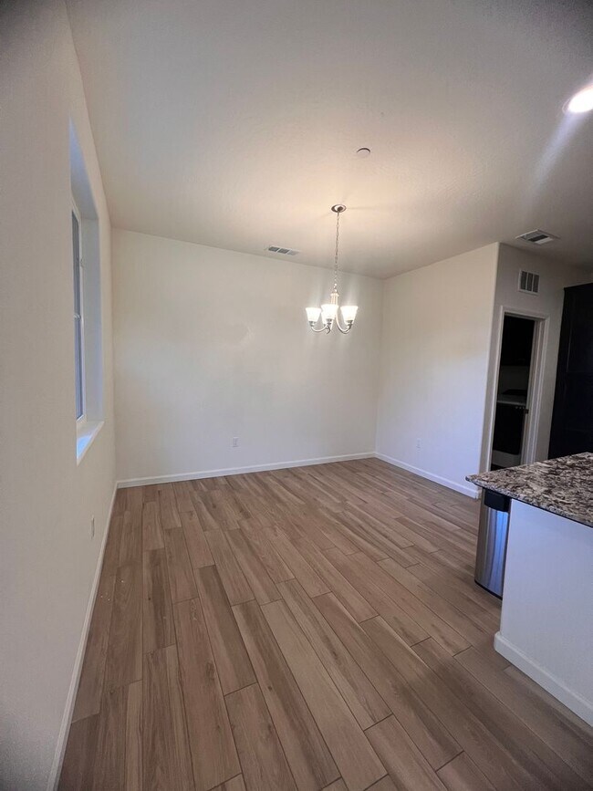 Building Photo - 3224 DOREST ST  3 BEDROOM 2 BATHROOM HOME ...