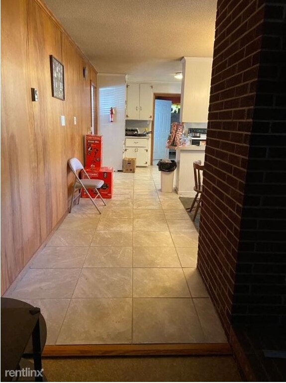 Foto del edificio - 410 W Hillsboro St