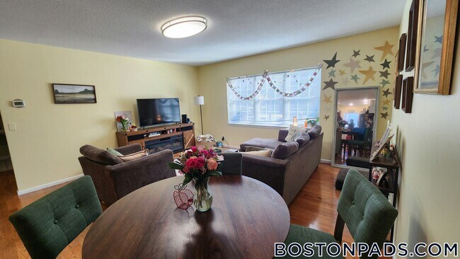 Foto del edificio - 162 Lake Shore Rd