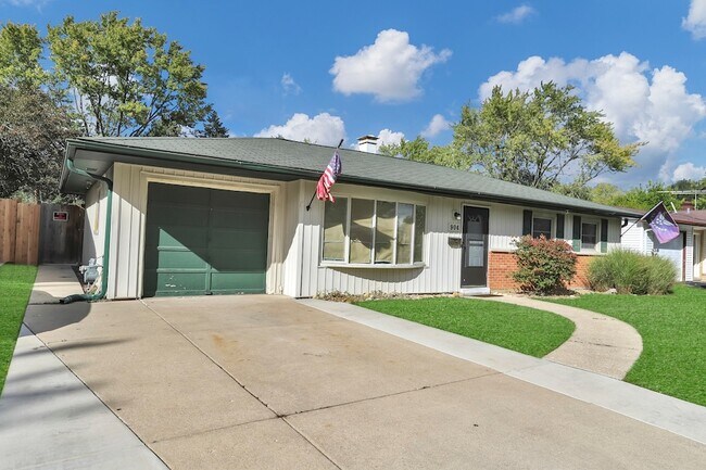 Foto del edificio - 904 Woodland Dr