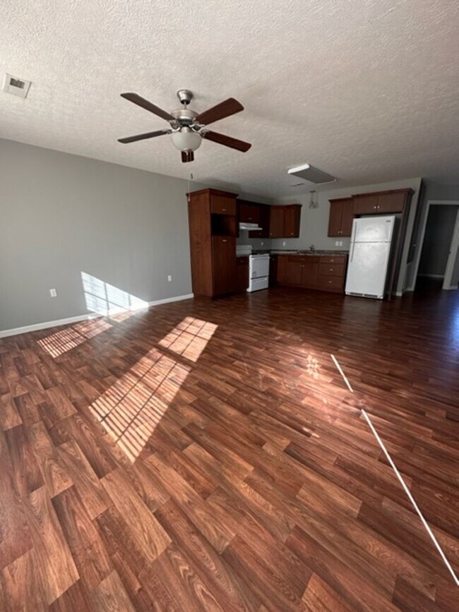 Foto del edificio - 106 Nancy Ln