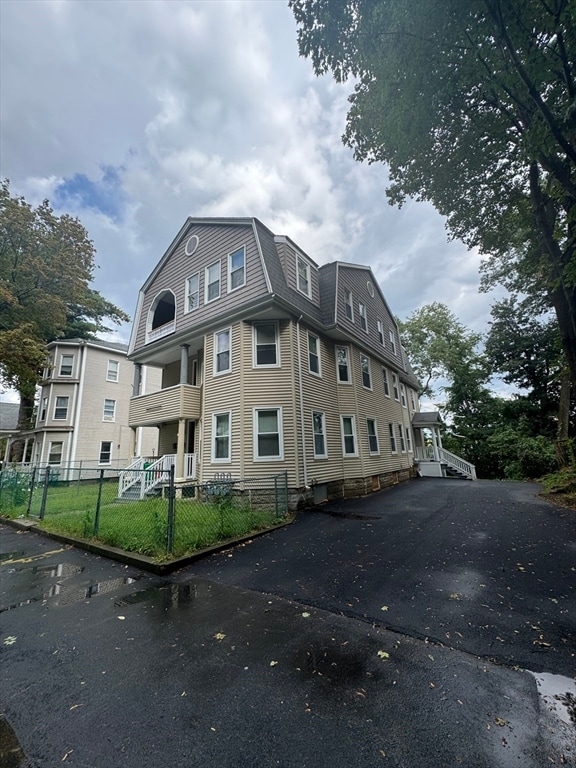Foto del edificio - 60 Lakewood St