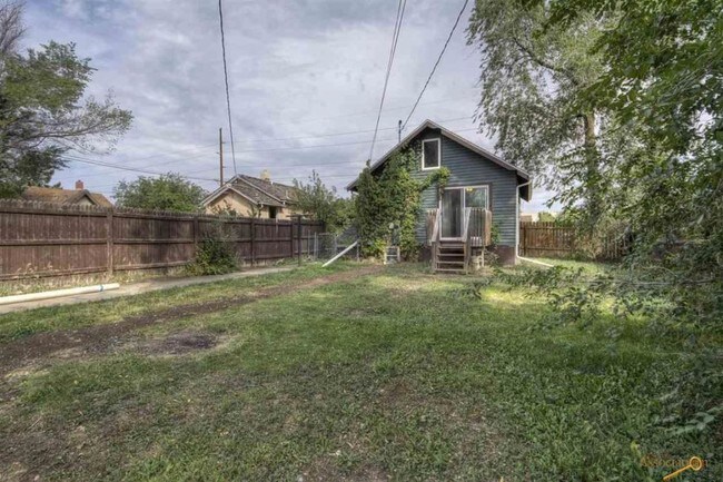 Building Photo - 411 E Denver St #A