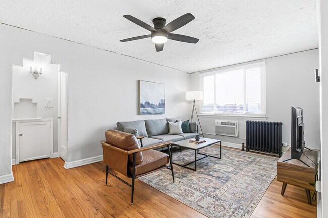 Foto del edificio - 1666 Detroit St