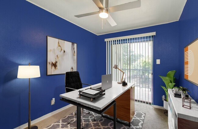 Building Photo - 2814 S Bartell Dr