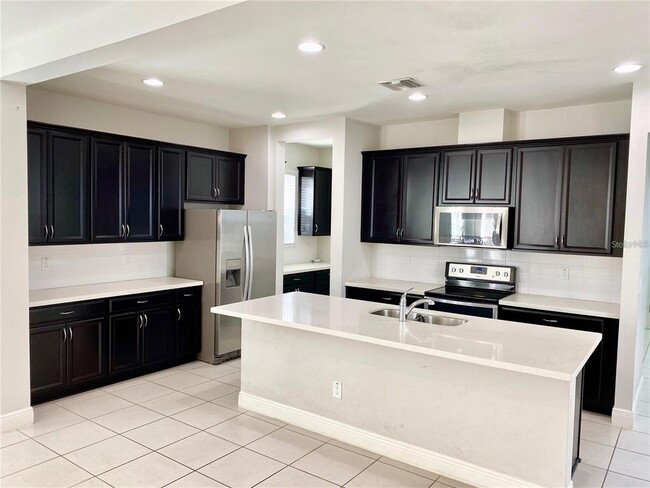 Building Photo - 7231 Rambling Water Way