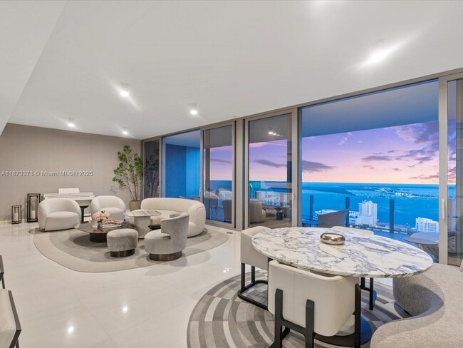Building Photo - 300 Biscayne Blvd Way