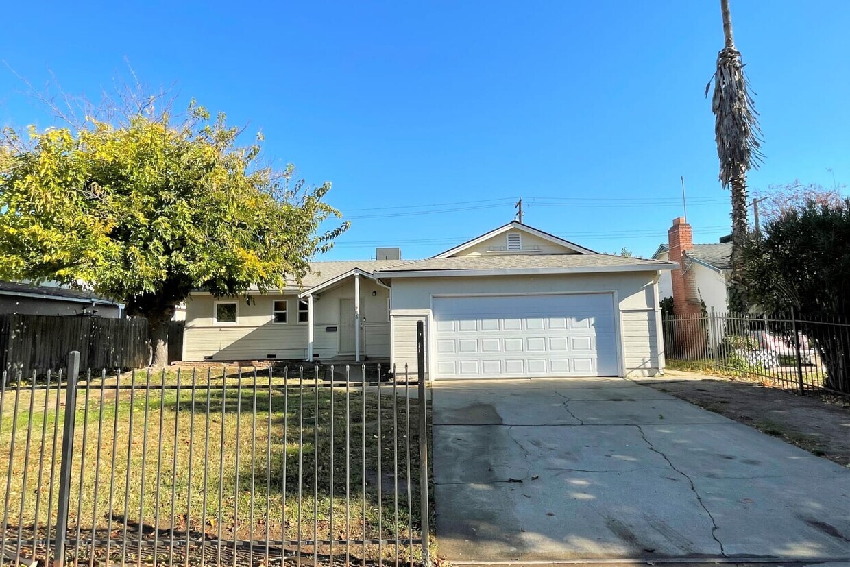 Primary Photo - 7629 18th St