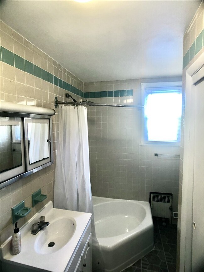 Foto del edificio - 16 Beacon Ave