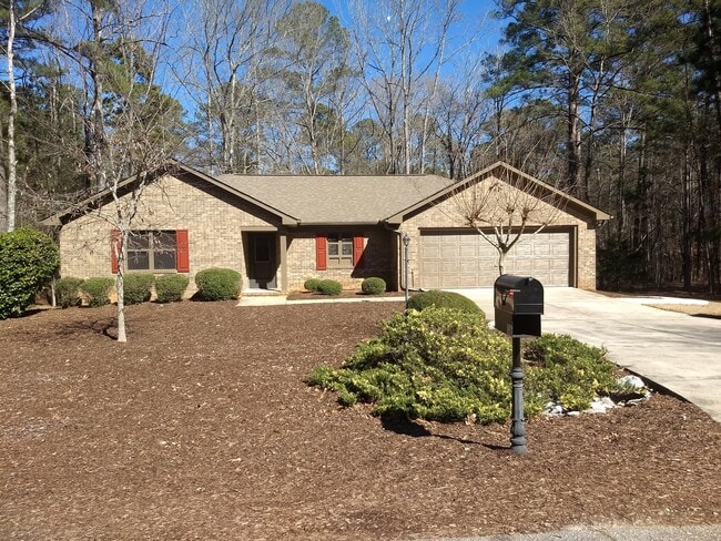 Clean and comfortable 2 bedroom, 2 bath furnished home with a well stocked kitchen, great room, sunr - 116 Shenandoah Dr
