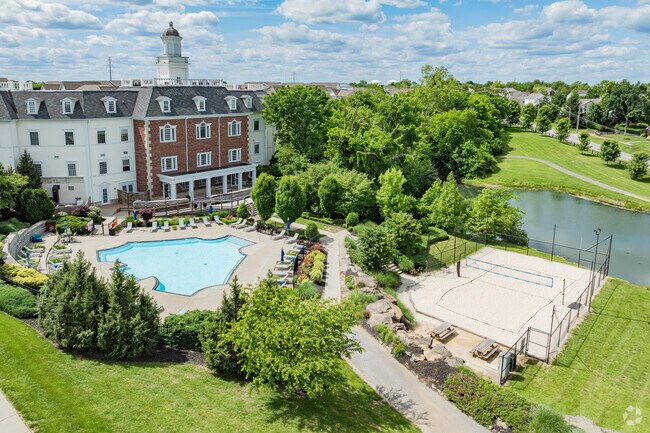 Middletown Landing - Piscina y cancha de voleibol - Middletown Landing