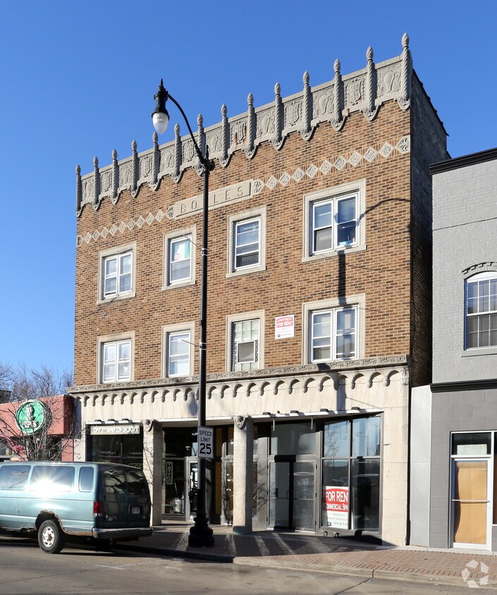 Foto principal - 614 6th St. (12 Unit +2 Commercial)