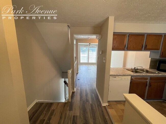 Building Photo - 9445 Lexington Cir