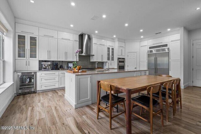 Foto del edificio - 528 S Sea Lake Ln