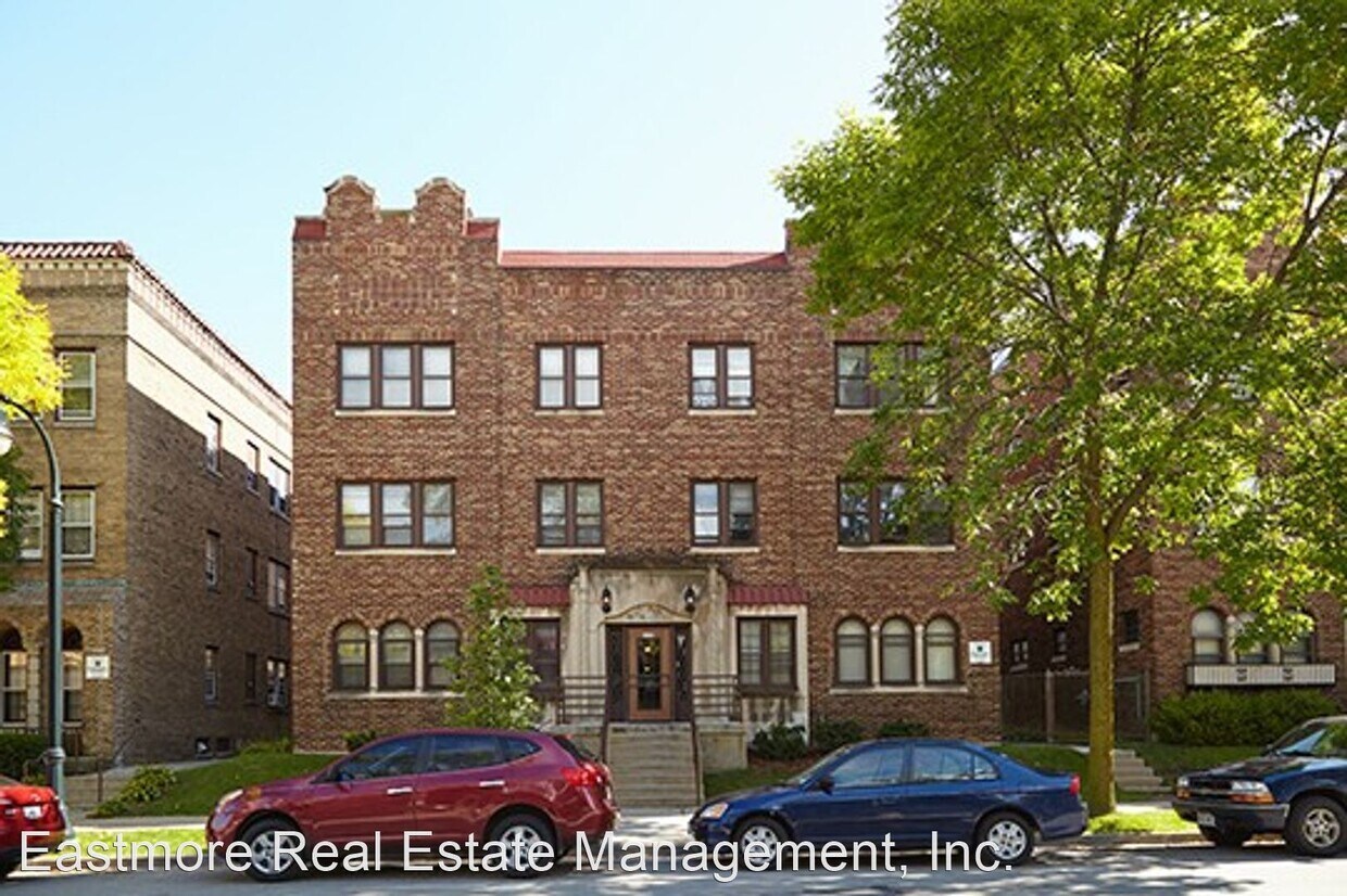 Foto principal - 4468 N Oakland Ave