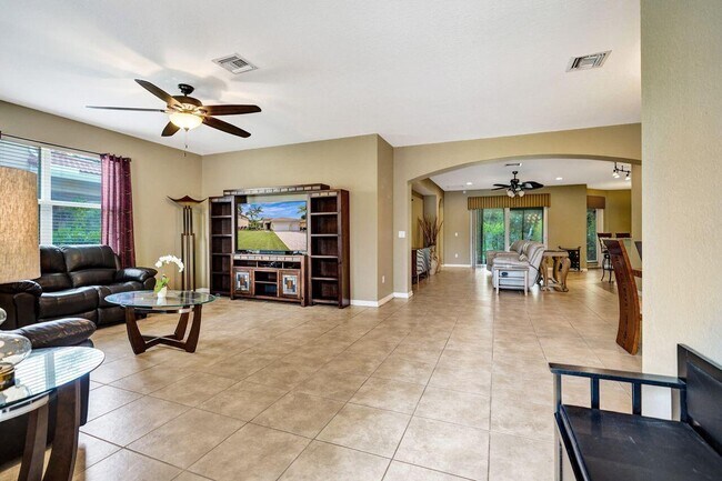 Foto del edificio - 8490 Lyons Ranches Road