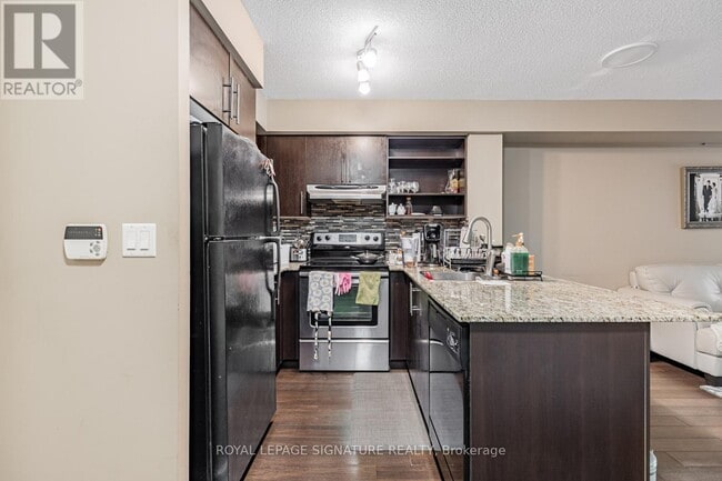 Building Photo - 120-120 Dallimore Cir
