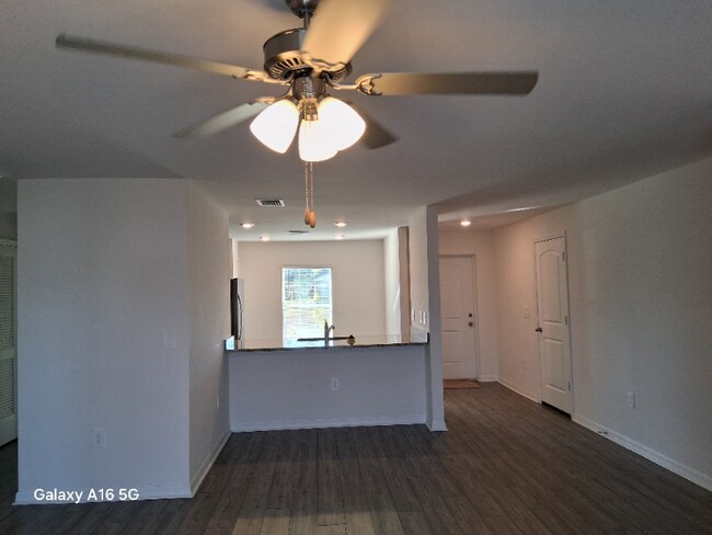 Foto del edificio - 857 Youngreen Dr