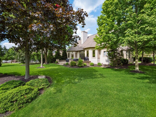 Building Photo - 8453 Greenside Dr