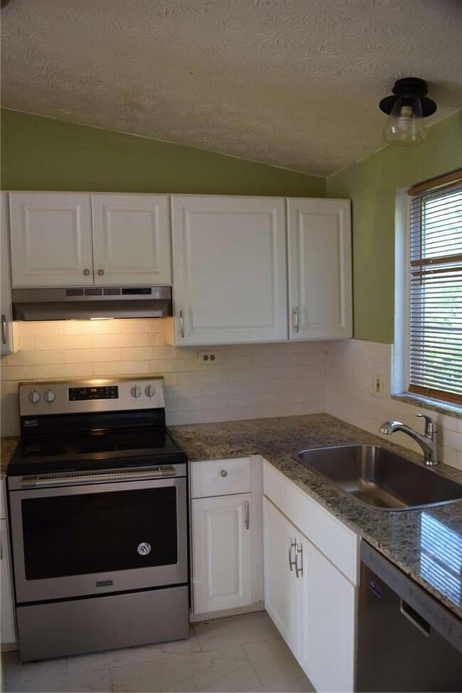Building Photo - 2805 Pine Meadow Dr